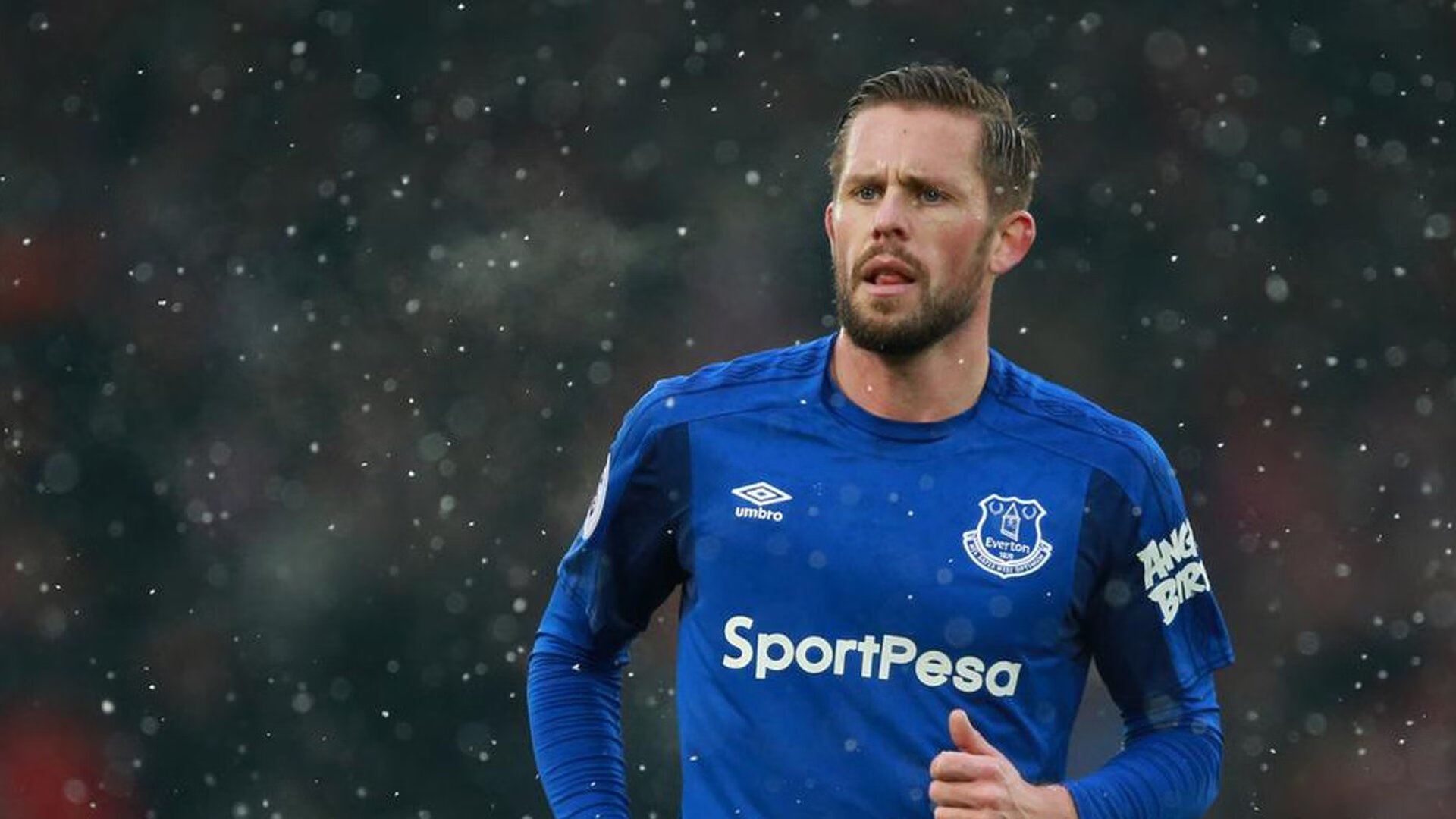 球坛趣闻：那些令人难忘的“奇葩”瞬间